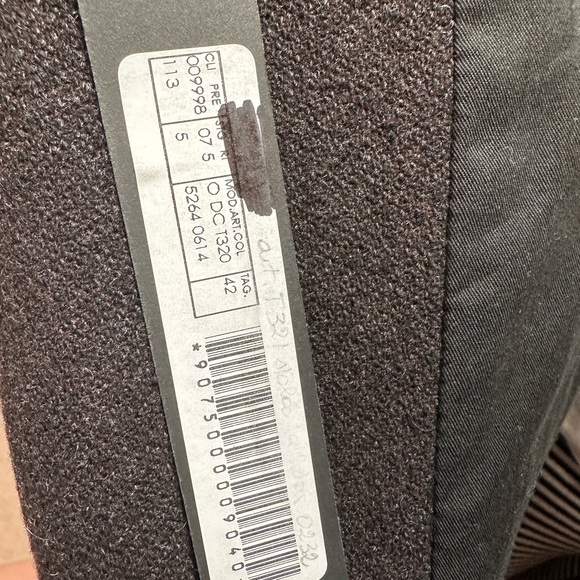 Brown Hood Jacket with black embroidered flowers - Picture 4 of 7